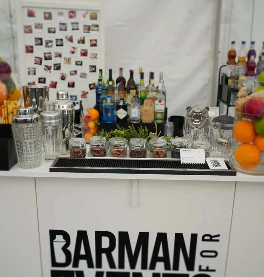 Pescara Sposi 2019 — barman detail 916x960